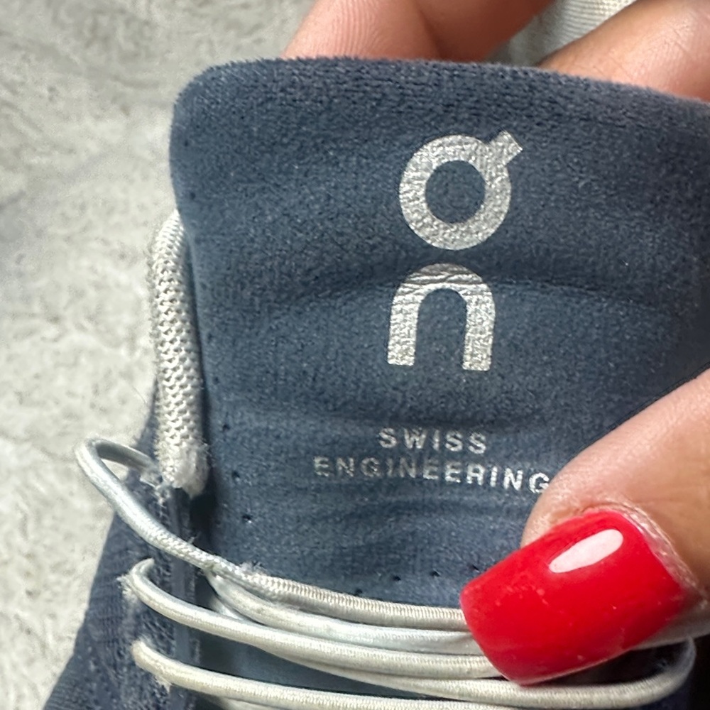 On Running Women's Dark Gray Sneakers